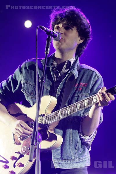 VAMPIRE WEEKEND - 2008-07-04 - PARIS - Hippodrome de Longchamp - Ezra Michael Koenig